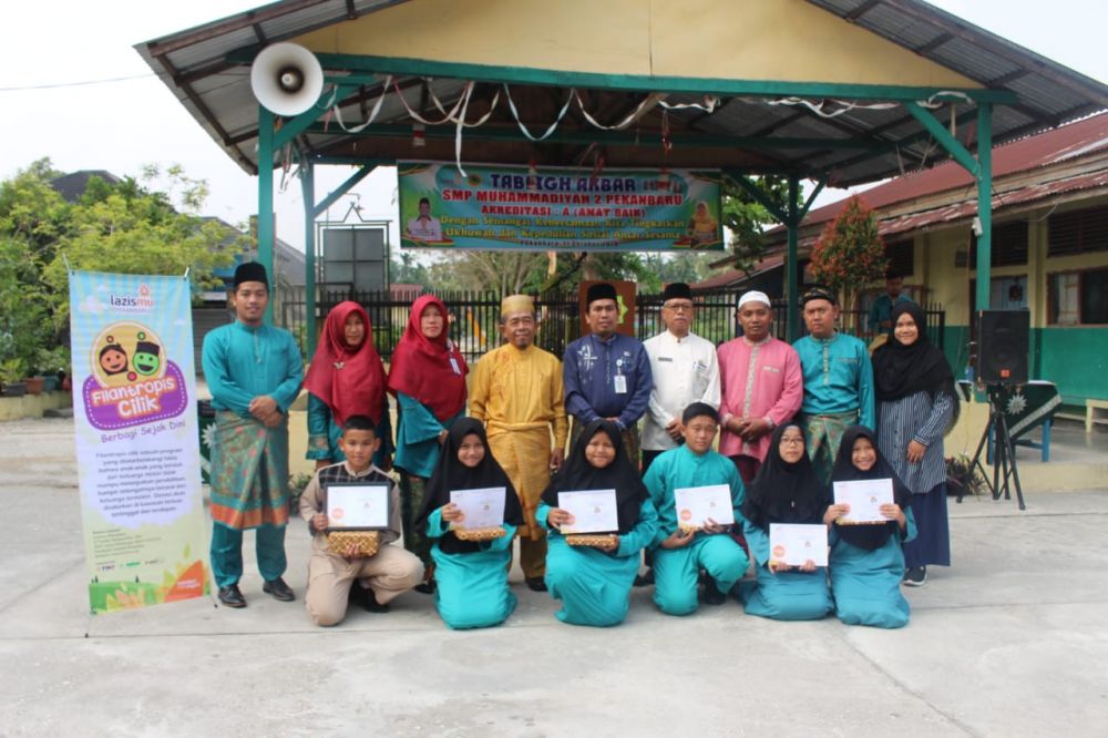 Lazizmu Pekanbaru Beri 21 Santunan Siswa Kurang Mampu